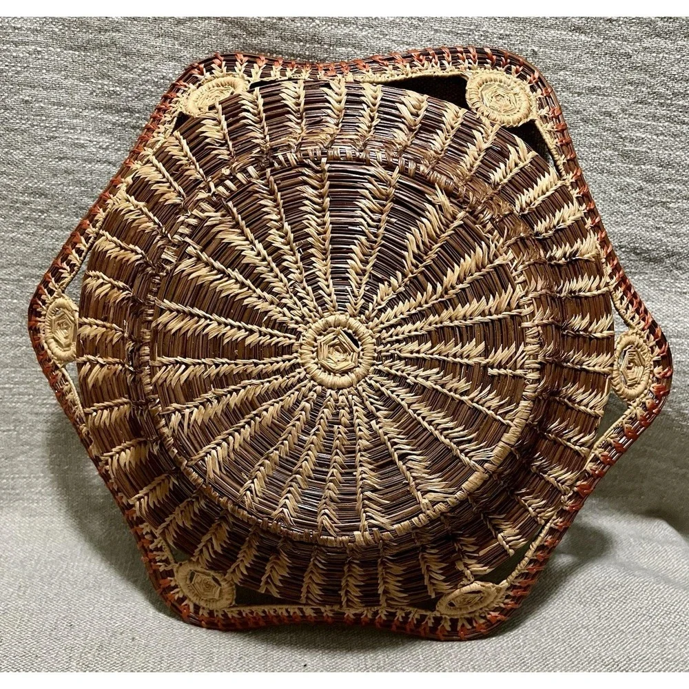Vtg Coiled Pine Needle Basket 6 Sided Sunburst Scalloped Hexagonal Rim 3 Tone